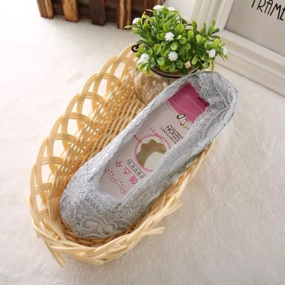 Women's Lace Invisible Socks in Various colors - Picture 4 of 8